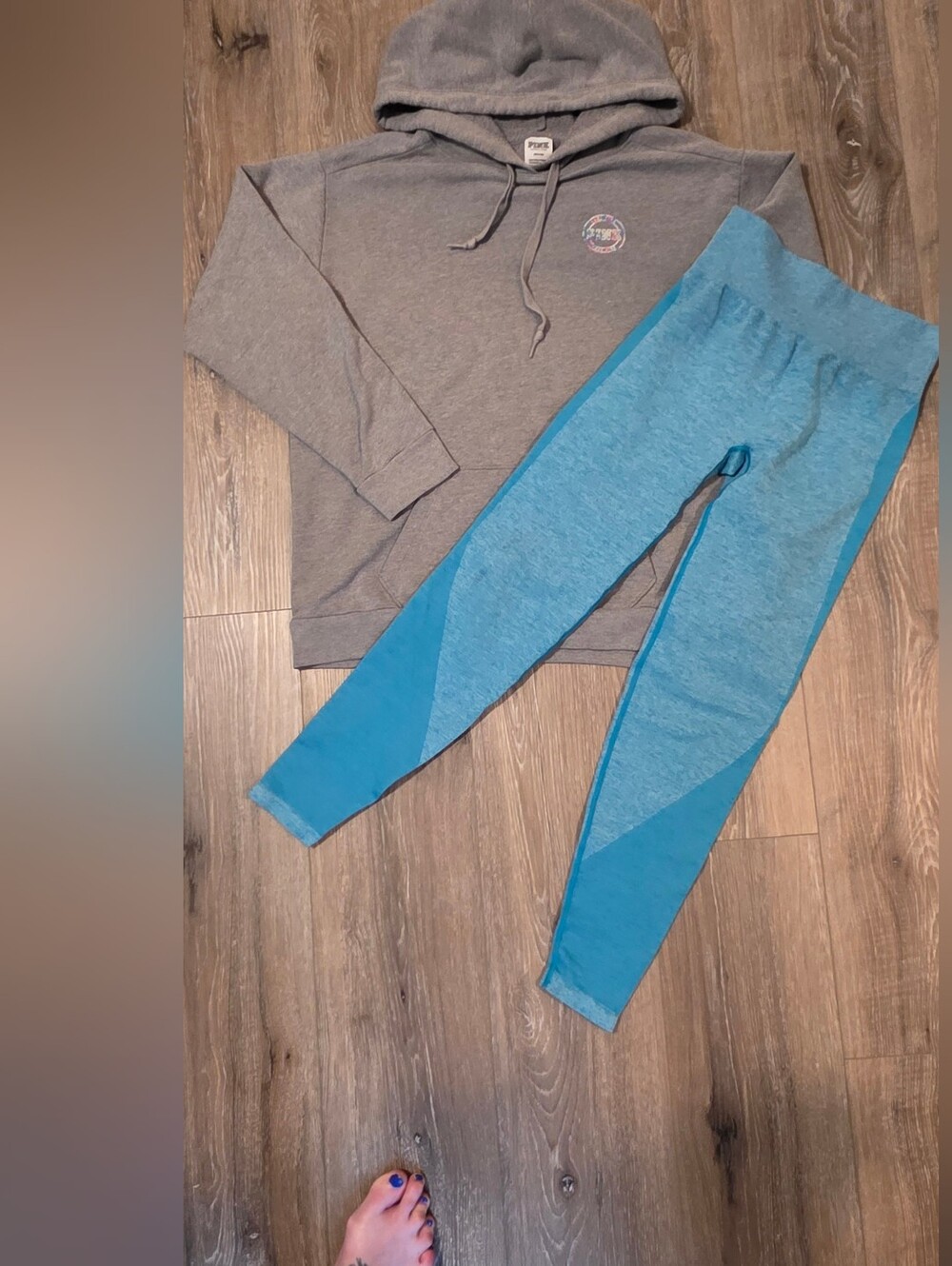 PINK Victoria's Secret Gray Hoodie with Turquiose Panel Leggings Set Size S/m - Picture 2 of 6